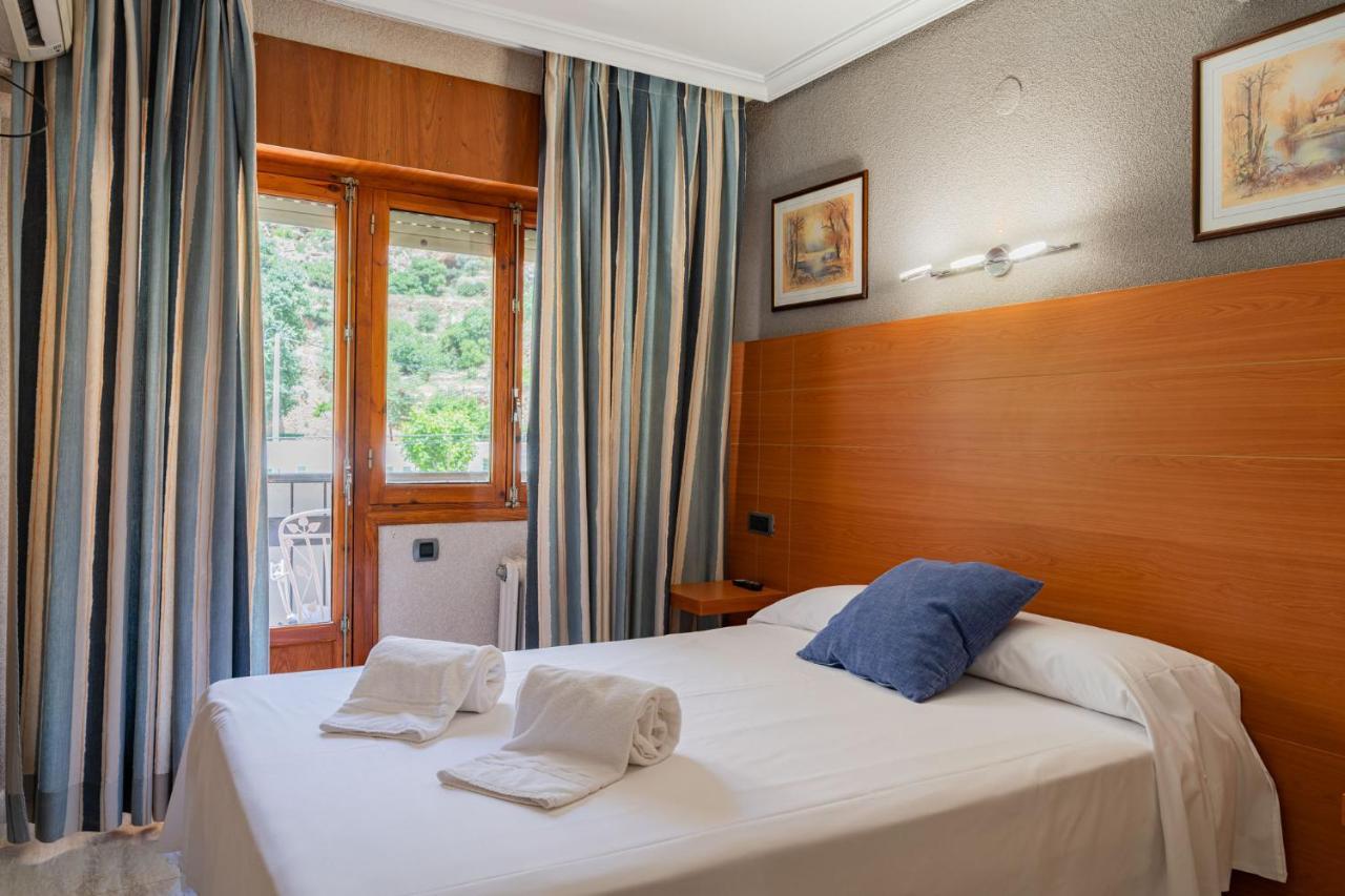 Hotel Restaurante Felipe II (Adults Only) アイナ エクステリア 写真